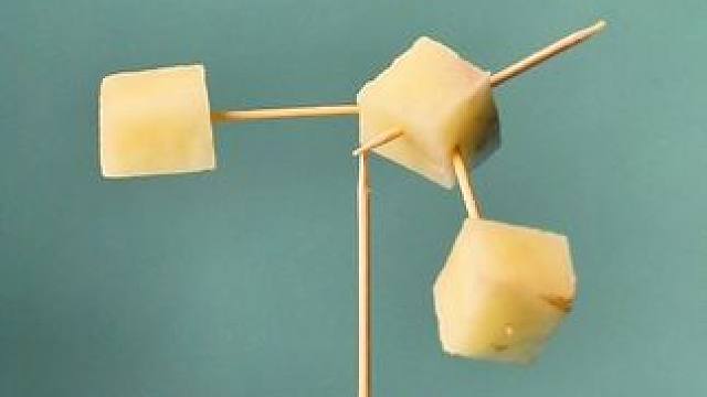 假期孩子总玩手机，不如带他玩真实的科学小实验，在玩中增加物理化知识与思维，在动手动脑中爱上科学#科学