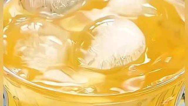 天气太干燥了，赶紧给孩子喝点金银花柚子汁特别舒服，酸酸甜甜的孩子很爱喝~#金银花#宝宝爱吃#是时候安