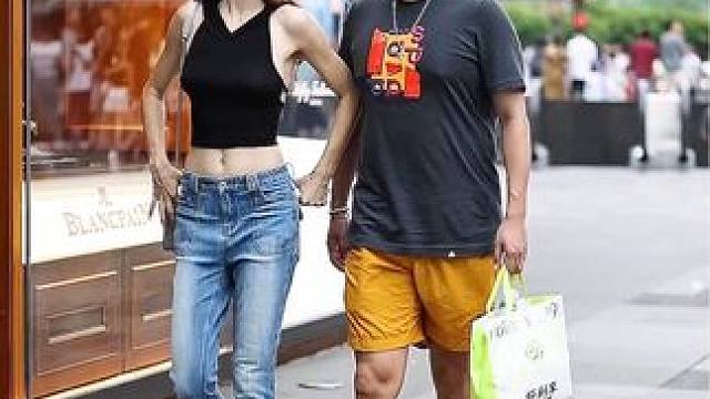 羡慕了，娶外国媳妇长的漂亮，又不要彩礼！#路人视角 #情侣