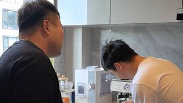 小俊哥;小俊说了啊,八月底在不回暖.他就..... #游戏 #梦幻西游 #回合制 #怀旧游戏