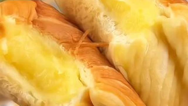 又回购了盐津铺子手撕面包，湿润绵软还不甜腻，早餐搭配一杯牛奶大人孩子都爱吃，好吃又方便#面包#手撕面