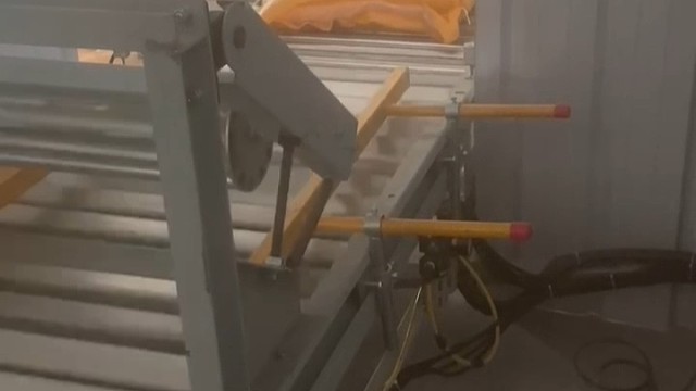 尿素100斤的立柱码垛机器人，尿素码垛机械手，肥料码垛机，化肥码垛机#工业机器人#堆垛机#码堆机@化