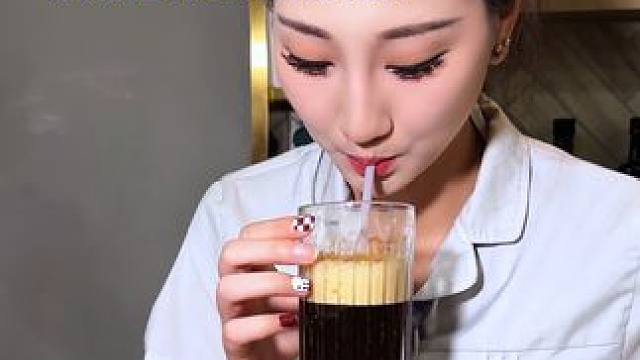 某评必吃榜的龙头，非常值得试试的希腊健康餐厅108的套餐选项很多，而且格调很高，老板怕旁边的花园别墅