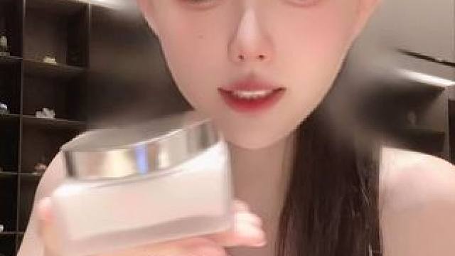 生日场必冲清单+1！巨好闻亮亮身体乳买一给一！嫩如唐僧（不是）#身体乳 #护肤 #inn身体乳