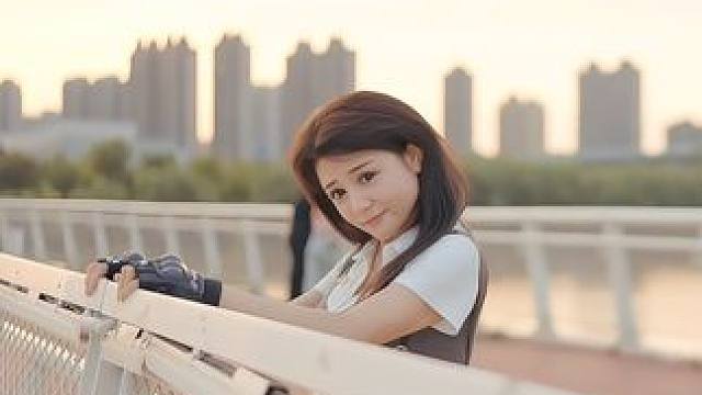 以前总想不明白为什么爱一个人要离开，后来才发现 再爱一个人 也不应该放弃自己的生活#机车摄影 #00