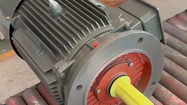 生活总是这样，不能处处都满意，但我们还要热情的活下去。