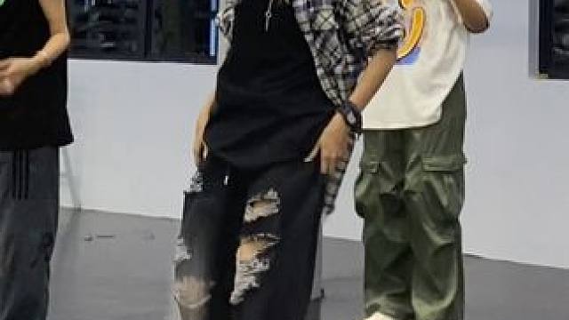 力气当然是要留到晚上喽 #wikiwiki #jho编舞 #帅哥日常