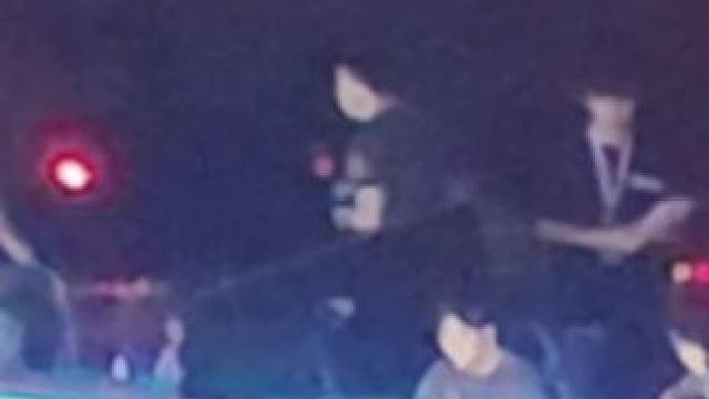 又遇到117的老师啦。#欢迎来到卡莫纳
#暗区突围两周年庆 #这波上暗的人都爽到了 #暗区先锋杯包爽