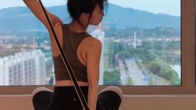 3️⃣组灵活脊柱开肩美背训练✅给身体全身放松、年轻挺拔的体态从脊柱肩颈的灵活开始每个动作15个共循环