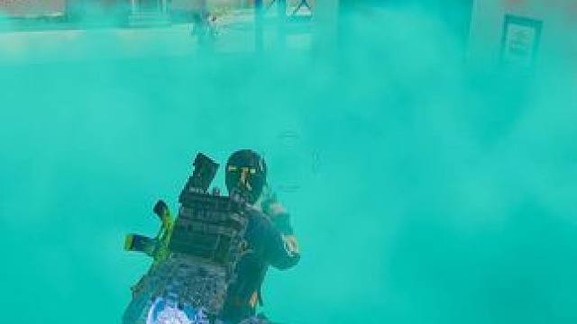 啊？他穿烟给我一枪！？ #绝地求生 #2024鸡斯卡星火计划