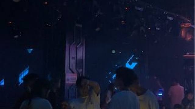 放松就来黑桃A#网红酒吧打卡 #夜生活开始了 #酒吧气氛 #音乐酒吧 #劲爆现场