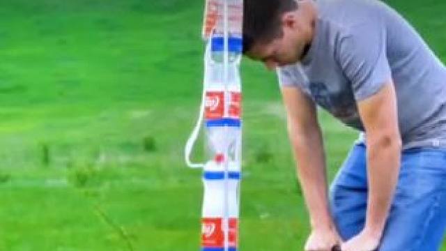 喝完的饮料的空瓶子不要丢，给孩子表演一个火箭发射吧，你知道其中的实验原理吗#是时候展现真正的技术了 