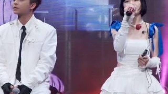 笨拙和词不达意，但不妨碍我爱你