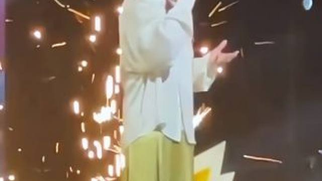 好真诚好友生命力的舞台呀…  #周震南 #闪光的夏天  #周震南闪光的夏天 #周震南音乐节 #张颜齐