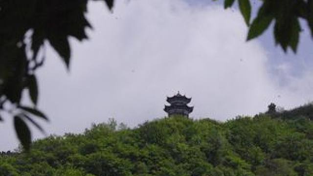 九峰山景区 #养在九峰山  路过的是风景，留下的是人生，在追求目标的过程中，不要忘了欣赏沿途的风景#