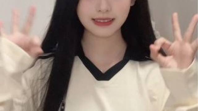 one two three#甜妹 #浅跳一下 #手势舞