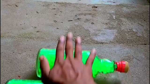 楼梯滚瓶子爆破解压时刻