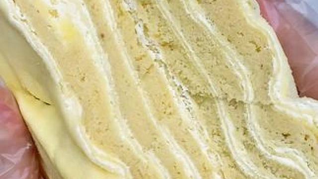 超划算又好吃的榴莲千层，冷藏一下就像在吃榴莲冰淇淋一样层层叠叠超过瘾#榴莲千层 #榴莲控 #千层蛋糕