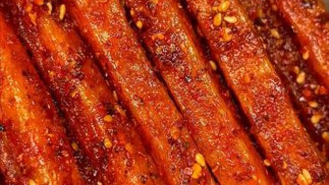 这是我们湖南的魔鬼辣条，整整5种款式，吃起来纯辣不带甜味，越吃越辣越辣越好吃！#辣条 #好吃到停不下