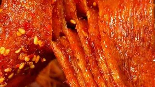 整整5种款式，纯辣不带一点甜味，吃起来爆辣爽口，嚼劲十足。不喜欢甜口辣条的可以直接冲！#好吃到停不下