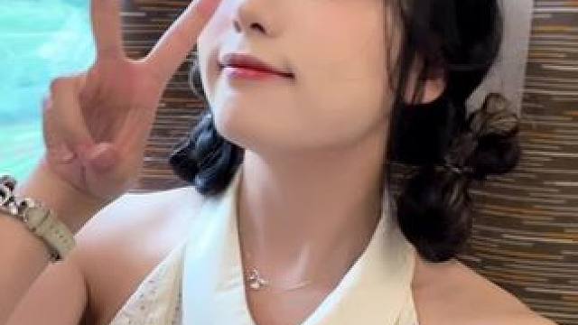 高铁沉浸式化妆来咯～去见王俊凯的路上，风都是甜的#王俊凯lolm新歌发布 #旅行碎片 #沉浸式化妆 