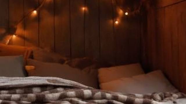 雨天，住在桥下的温馨小屋，听着劈里啪啦的雨声入睡吧！ #白噪音 #助眠视频 #解压助眠