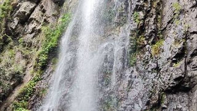 清凉一夏安徽瀑降，顺带洗了个澡
#每一帧都是热爱 #感受大自然的气息和美景 #户外 #惊险刺激 #玩