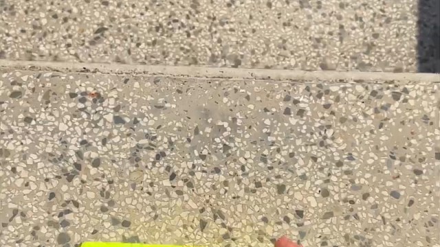 楼梯滚瓶子爆破解压时刻