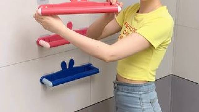 #可伸缩毛巾架  收纳毛巾不占空间，还是个#可伸缩拖鞋架  拖鞋上墙不积水，卫生间干净整洁多了#免打