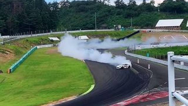 弯道快才是真的快#弯道快才是真的快 #速度与激情 #危险动作请勿模仿 #极限运动