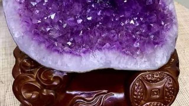 原皮原矿钱袋子鉴赏#紫晶洞 #天然水晶 #观赏石摆件 #九紫离火运 #招财