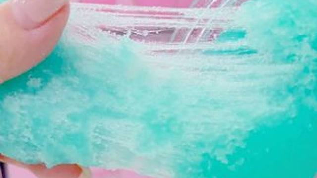 趁老板不在偷偷玩个泥～ 
#我的玩具分享 #大人也要玩玩具 #冰沙泥 #解压泥 #史莱姆