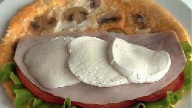 少油低盐早午餐｜奶酪火腿鸡蛋薄饼#动手自己做美食 #我的厨房日记 #早餐吃什么 #属于夏天的低卡美食