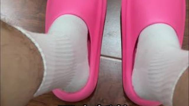 亚束新款哑光外穿拖鞋真的是穿一次就爱上了！满满的踩屎感！多个潮流配色可选！妥妥的夏季潮流单品#踩屎感