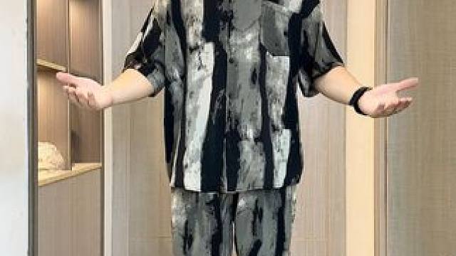 胖子穿水墨画衬衫是真的比瘦子好看，不接受任何反驳 #微胖穿搭   #显瘦穿搭   #潮流穿搭