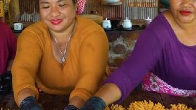 油炸金针菇 #农村生活 #我的乡村生活 #原始美味 #农村美食 #农村柴火灶