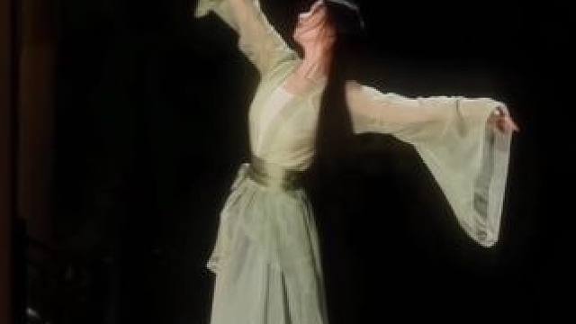 小曲一响，老朱登场#翻跳 #古典舞 #此去半生大明不妙曲