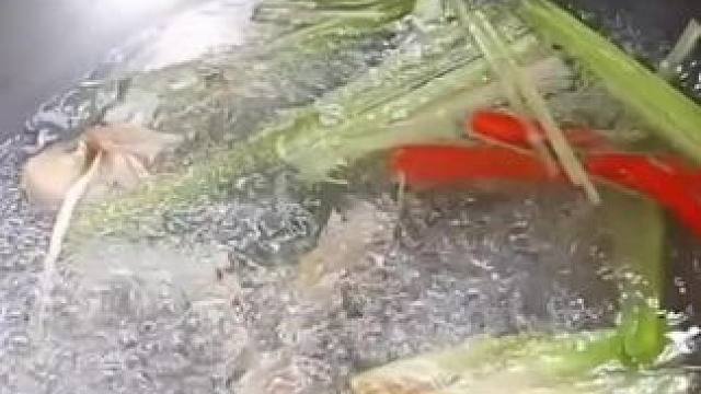 泰国大补林蛙 #农村生活 #我的乡村生活 #原始美味 #农村柴火灶 #农村美食