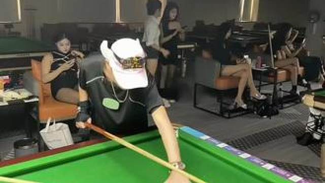 #这谁顶得住啊 #你要怎么抵抗我 #大长腿 #第一眼美女 #巴黎ab面