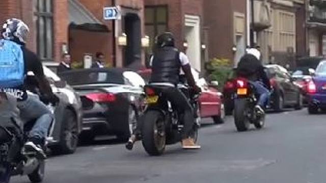 #雅马哈r6 #雅马哈R1。#雅马哈r1， 成功匹配。直接挑衅兰博基尼。