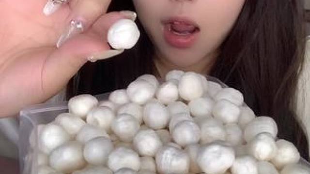 挖到几个酥脆的零食！一吃一个不吱声！#好吃到停不下来 #零食推荐 #美食测评 #追剧小零食 #开袋即