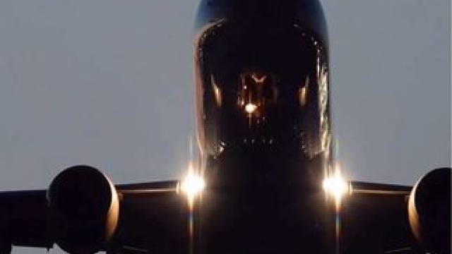 梦想百般无奈，现实却无情追赶。