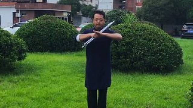 #晨训打卡 #三节棍 
#强身健体 #玩出你的热爱 #发扬传武精神