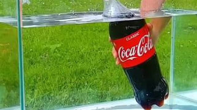 可乐的神奇妙用#生活小妙招 #小妙招大作用 #学会快去试试吧 #实用小技巧 #维修小技巧