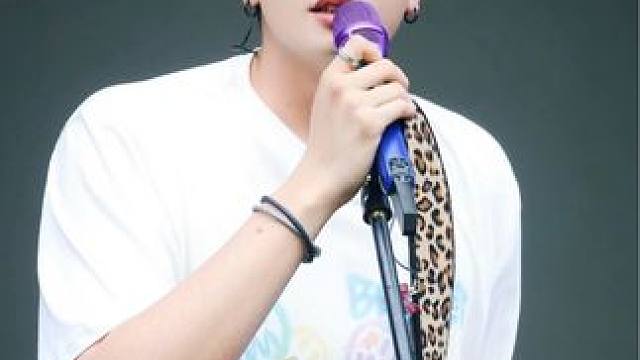 “亲自删过自己喜欢的人 都站出来” #颜人中#我只能离开#枣庄超梦音乐节#音乐现场