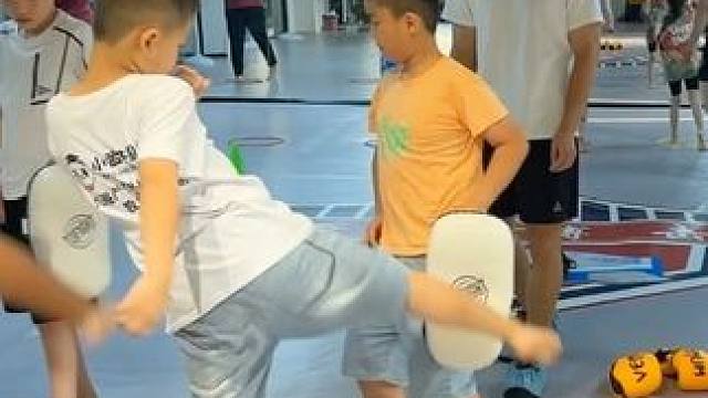 这世上真正有价值的事情，从来都不是轻松就能达到的，你必须克服懒惰，克服急躁，克制那一蹴而就的幻想。