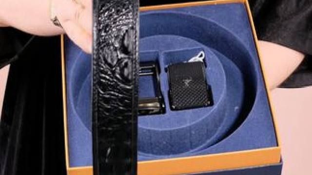 我是真的没想到居然是鳄鱼皮做的皮带 #鳄鱼皮带 #男士腰带 #源头工厂 #纯手工打造 #送礼