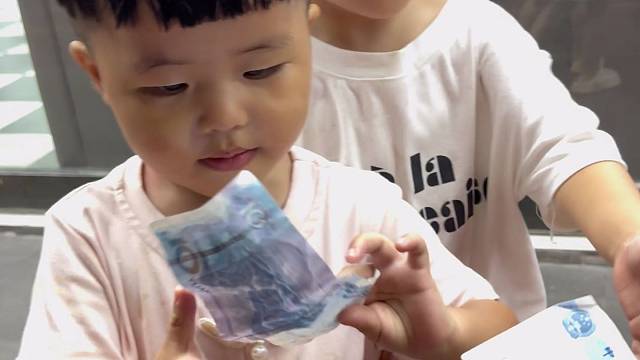 当你派人类幼崽跑腿，有意想不到的效果