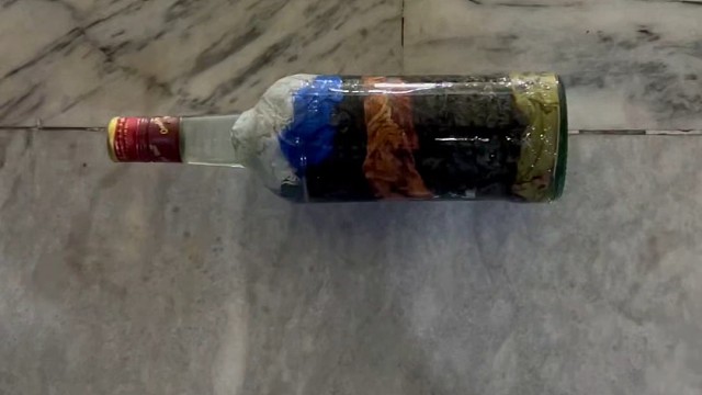 楼梯滚瓶子爆破解压时刻