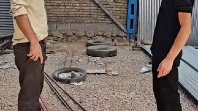 第328集下，拆迁队继续向山里挺近，萨基娜的房子岌岌可危 #记录真实生活  #游牧生活伊朗人文纪录